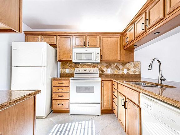 3rd image of 2642 Kings Lake BLVD #102