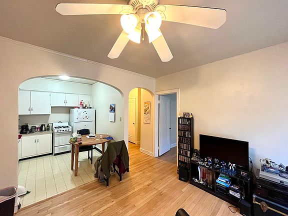 4th image of 4272 N Wilson Dr APT 103