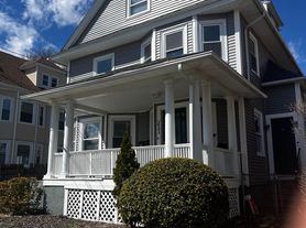 211 Washington Ave, Providence, RI