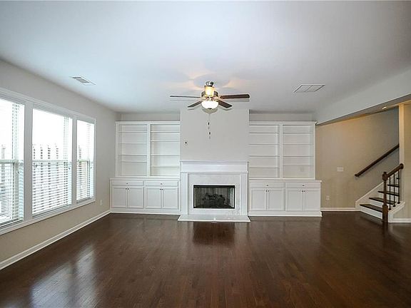 5th image of 2630 Village Place Dr