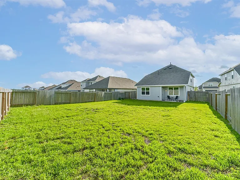 4907 Luke Mathew Dr — Photo 35