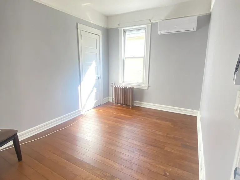 E 241st St — Photo 1
