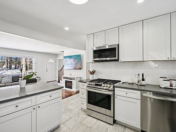 5th image of 263 Mansfield Rd