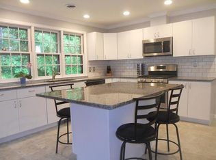 1567 Rhoades Dr, Huntingdon Valley, PA 19006