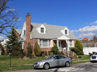16005 12th Ave, Beechhurst, NY 11357