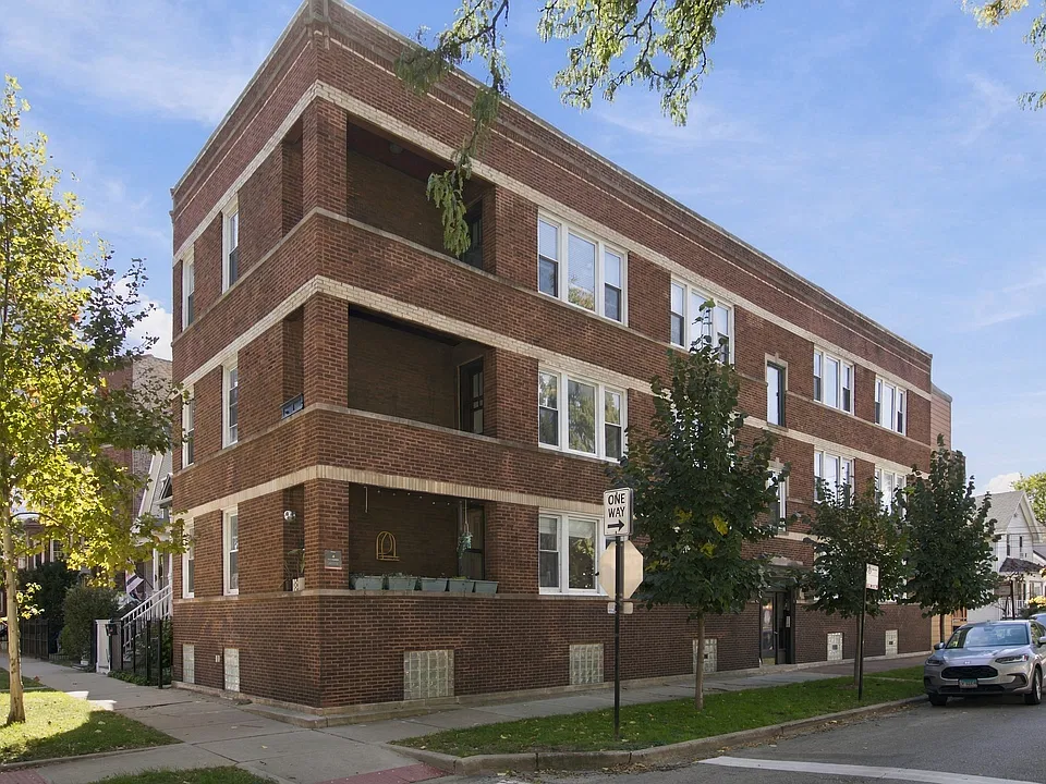 1735 W Waveland Ave #2E