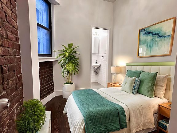 4th image of 409 W 48th St APT 1FW