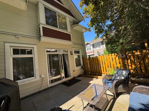 2689 Parkway Dr #19, Surrey, BC V4P 0C3