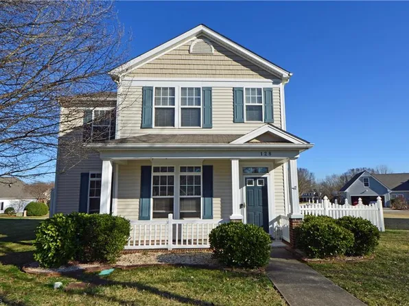 128 Sweetwater Cir, Bermuda Run, NC 27006