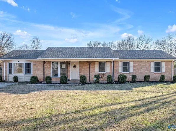 200 Plantation Dr, Meridianville, AL 35759