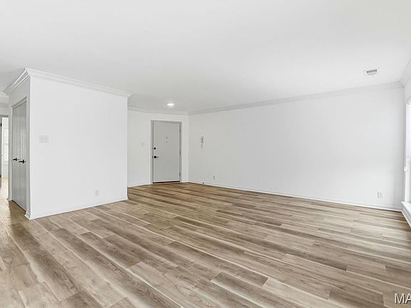 5th image of 604 Pine Ridge Trails Ct APT 202