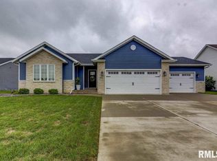 4832 Greenbriar Dr, Springfield, IL 62711