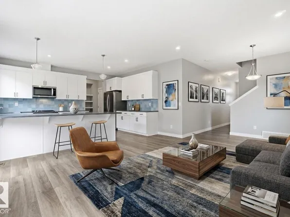 1607 202nd St NW, Edmonton, AB T6M 1K6