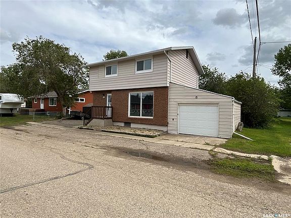2nd image of 1115 Winnipeg Ave