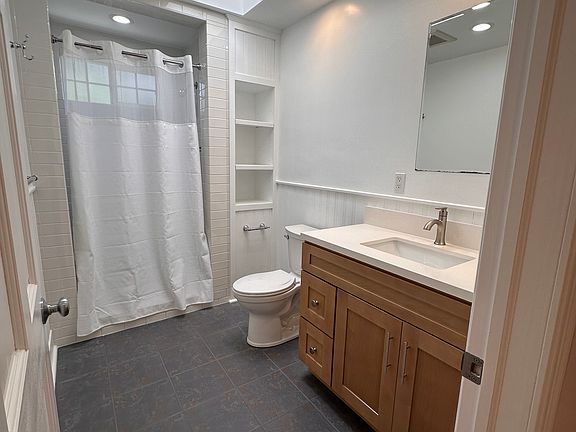 4th image of 3848 Girard Ave #N-a