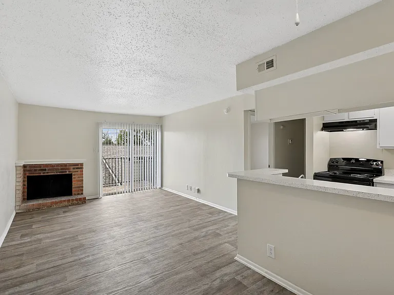 Westdale Pointe — Photo 16