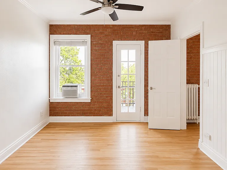 1356 N Pearl St #304 — Photo 9