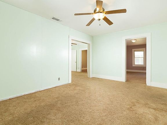 4th image of 525 Parkhill St