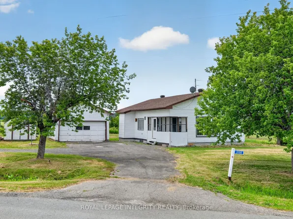 3156 Old Highway 17 Rd, Clarence Rockland, ON K4K 1W3