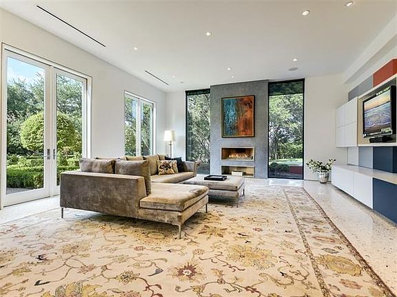 2nd image of 513 Konstanty Cir