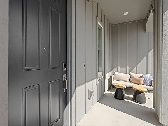 Bungalows Residence 2 - Front Porch