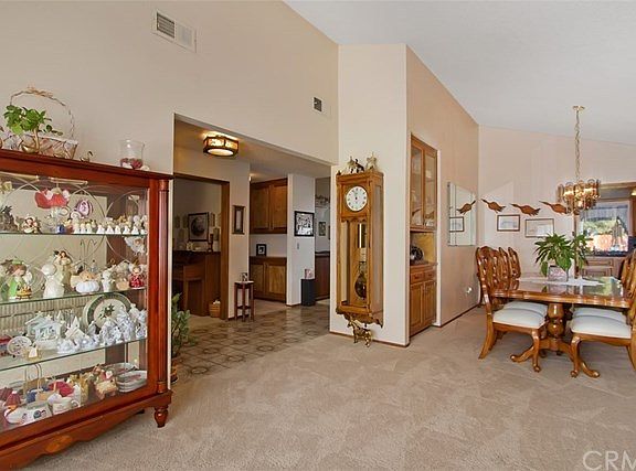 4th image of 42178 Mayberry Ave