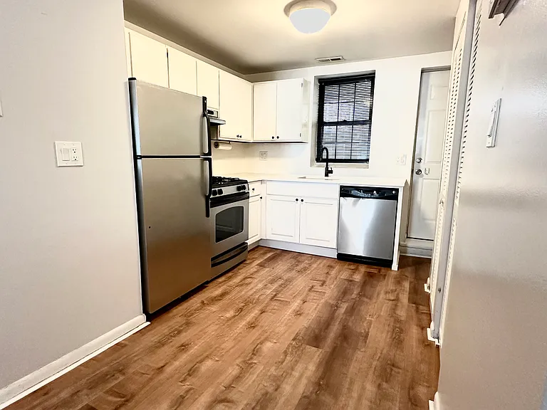 1211 Durst St — Photo 4