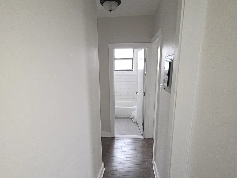 117 Sanford Pl — Photo 3