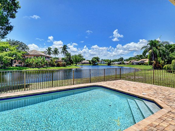 3rd image of 3110 Equestrian Drive