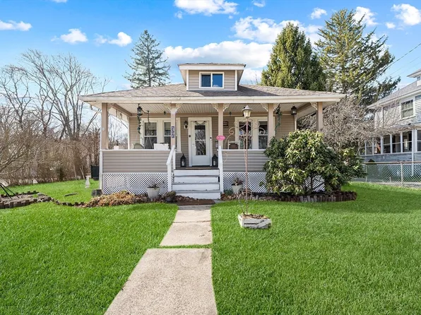 37 Bouve Ave, Brockton, MA 02301