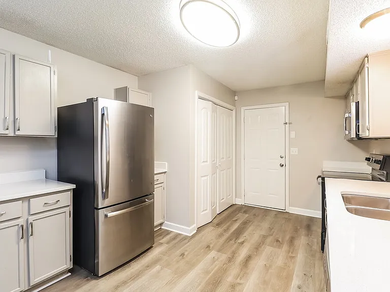 326 Kingville Dr — Photo 9