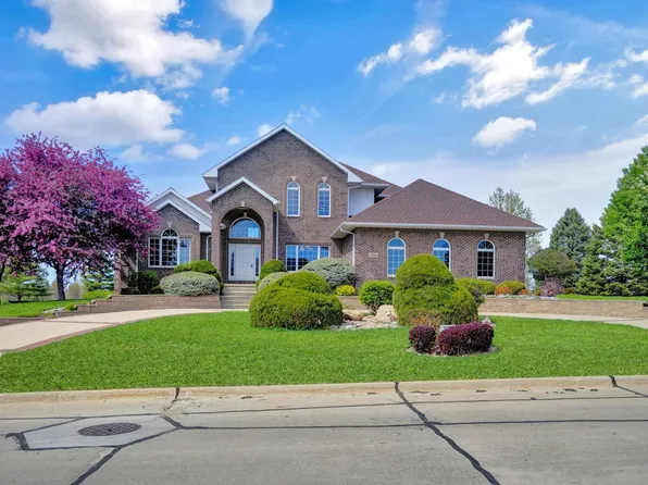 980 Fox Ridge Rd, Dike, IA 50624