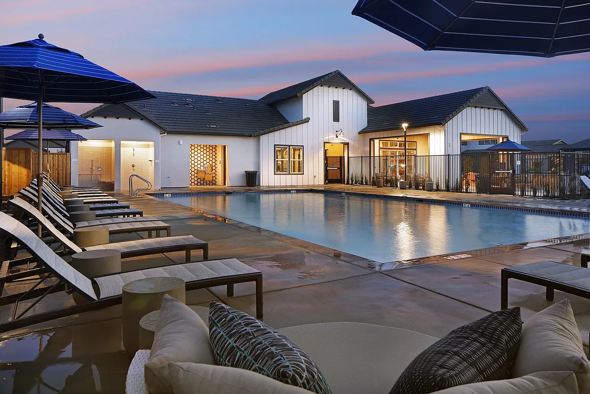 Building Photo - Sierra Vista