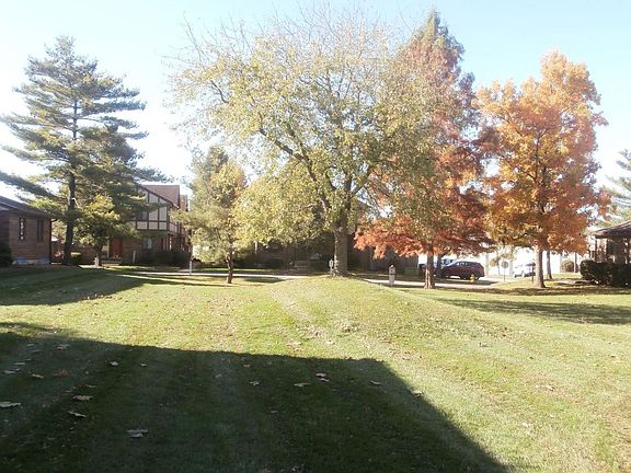 2nd image of 7407 Saxony Dr #298