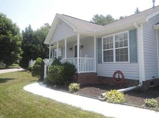 1201 Taylor Ridge Ct, Taylors, SC 29687