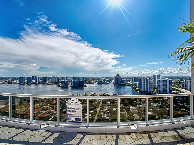 18911 Collins Ave #506 — Photo 63