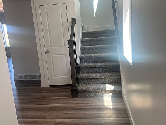 3rd image of 812 Sundance Ave