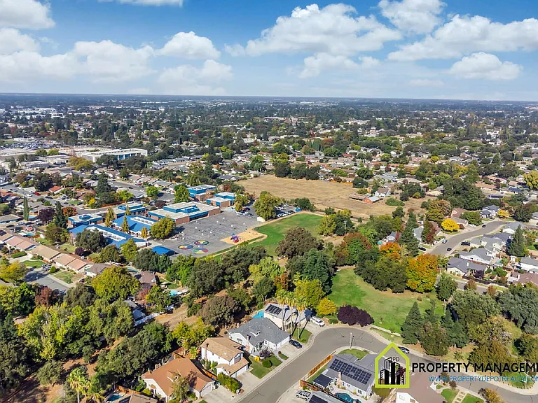 10118 Hampton Oak Dr — Photo 56