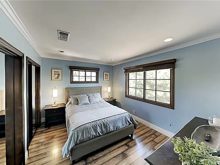 12403 Erwin St — Photo 17