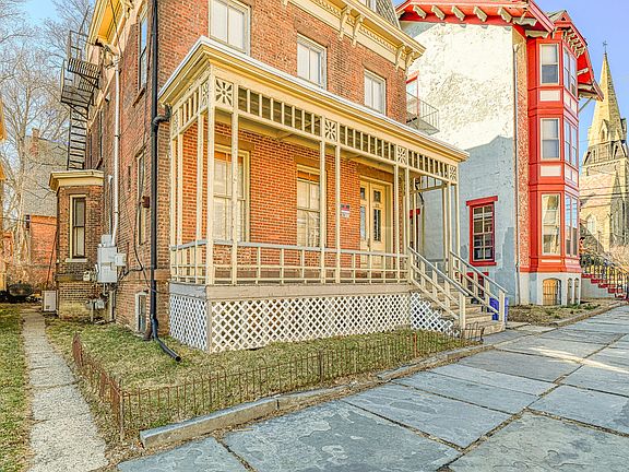 2nd image of 201 Grand St APT 3