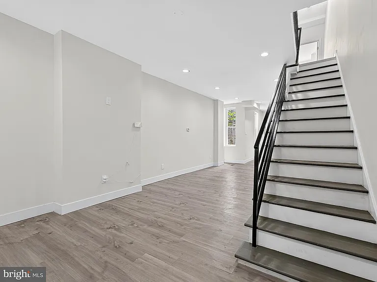 3020 Euclid Ave — Photo 3