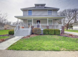 517 S Vine St, Arthur, IL
