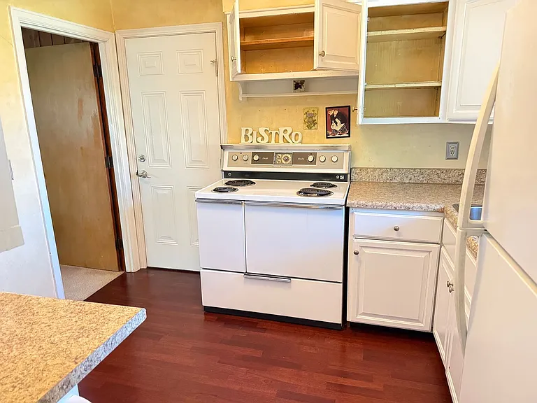 10 University Ct — Photo 5