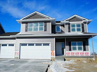 9817 Brightwater Dr, Johnston, IA 50131