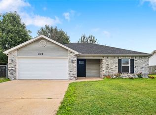 609 Birmingham St SW, Gravette, AR 72736
