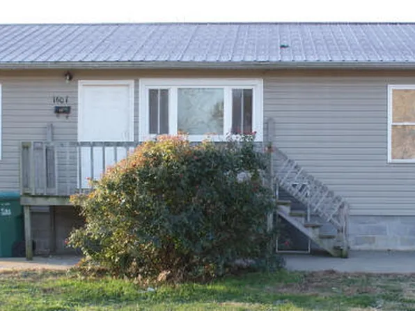 1601 Colony Park Dr, Scott City, MO 63780