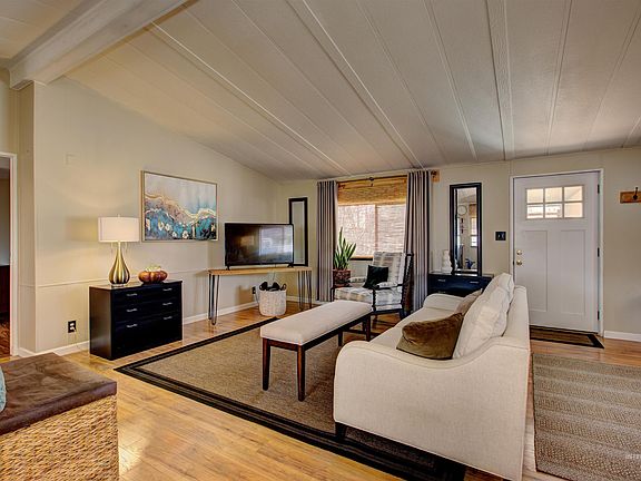 5th image of 5650 N Willowlawn Way