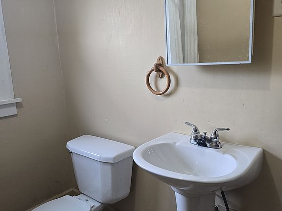 4th image of 185 Williams Pl