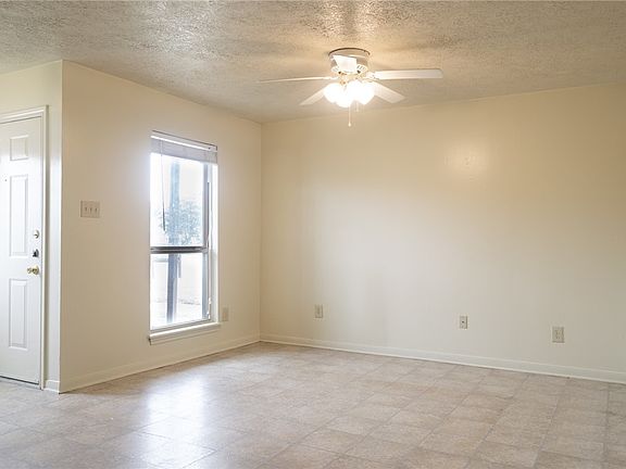 3rd image of 701 San Pedro Dr APT A