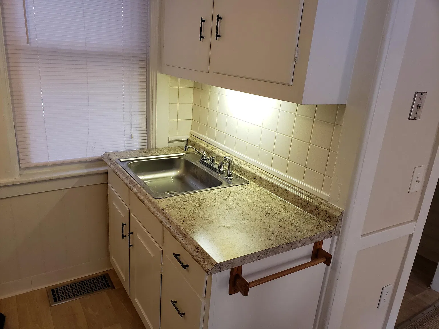342 East Street — Photo 4